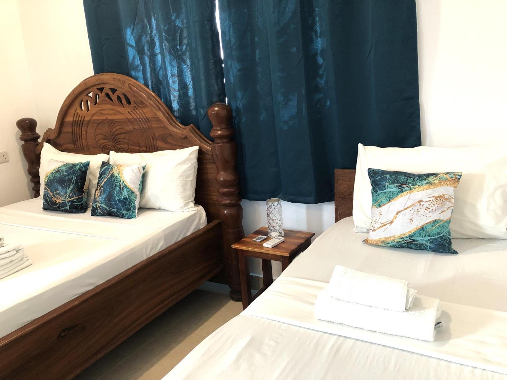 Cezere The Palm Hotel Паже Екстериор снимка