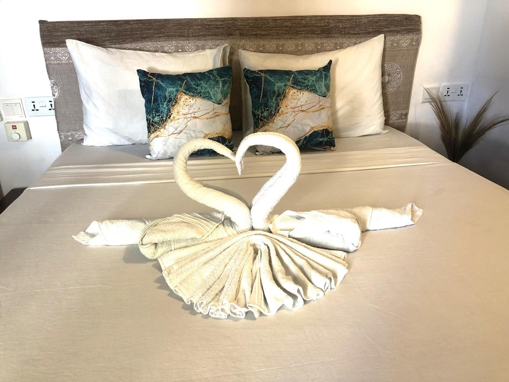 Cezere The Palm Hotel Паже Екстериор снимка