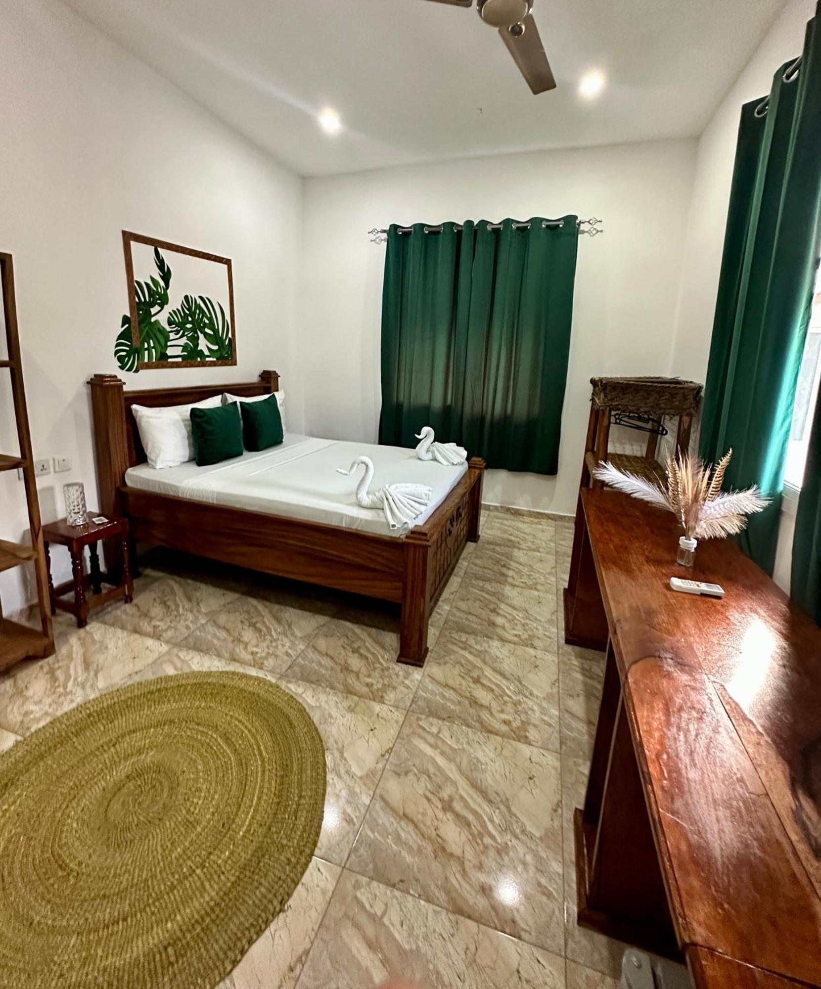 Cezere The Palm Hotel Паже Екстериор снимка
