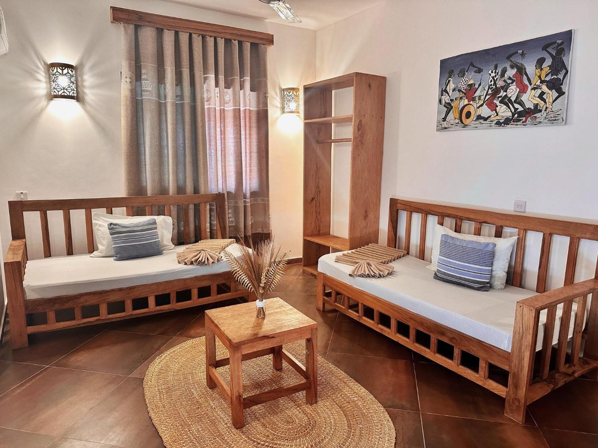 Cezere The Palm Hotel Паже Екстериор снимка